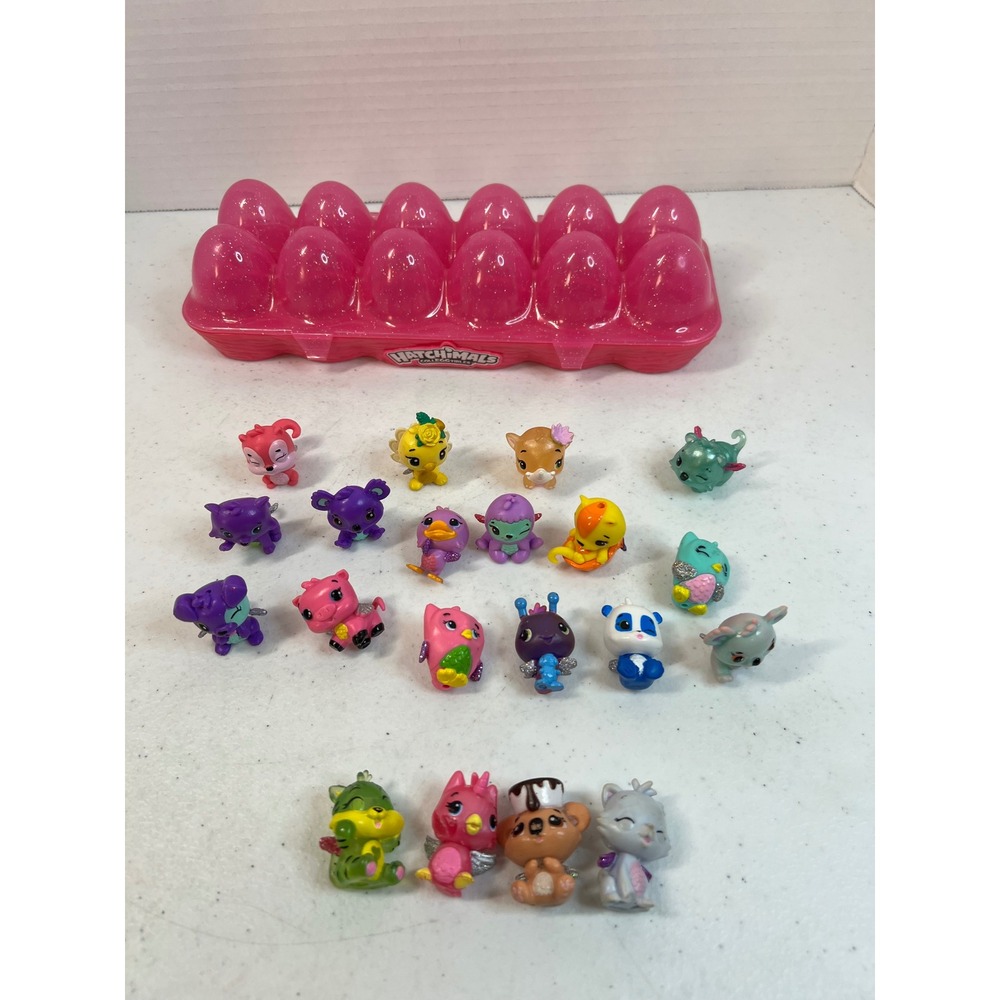 Hatchimals CollEGGtibles 20 Piece Lot with Pink Egg Carton Storage Case‎ Figures